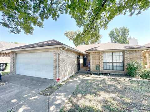 5315 Barberry Drive, Arlington, TX 76018