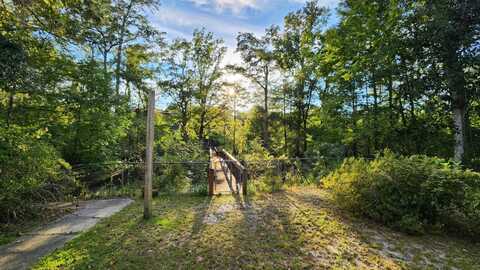 80 Easy Street S, Sopchoppy, FL 32358