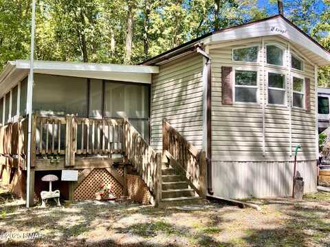216 Village Drive W, Milford, PA 18337