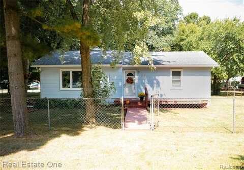 88 Longfellow Road, Whitmore Lake, MI 48189