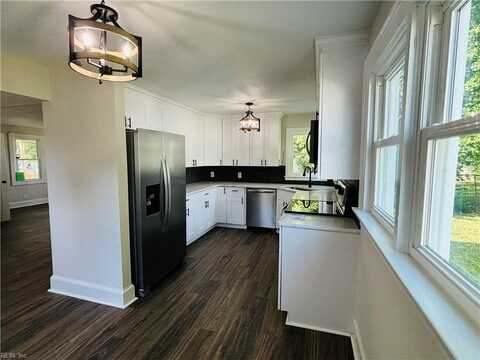2331 Azalea Avenue, Portsmouth, VA 23704