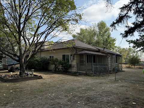 970 LASALLE ST, Harrisburg, OR 97446