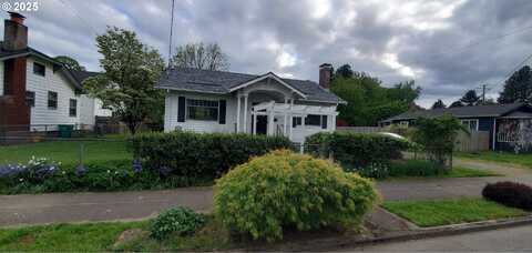 8420 N SMITH ST, Portland, OR 97203