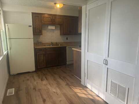 1016 S Pershing Ave, Wichita, KS 67218