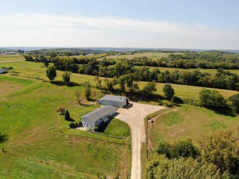 61988 Wildwood Drive, Prairie Du Chien, WI 53821