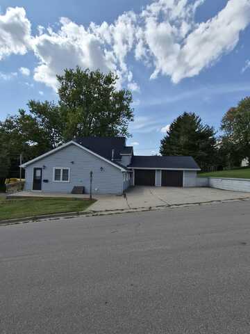 303 5th Street, Mineral Point, WI 53565
