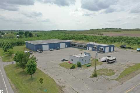 16961 Center Road, Traverse City, MI 49686