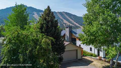 520 E SIMPSON Avenue, Jackson, WY 83001