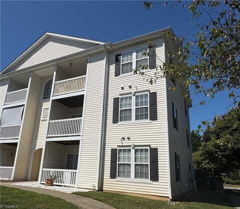 2201 Lambeth Farm Lane, Kernersville, NC 27284