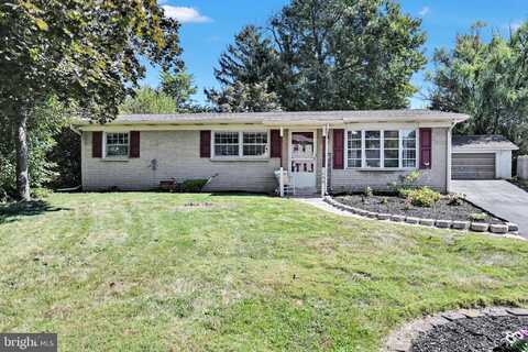 1046 HENN AVENUE, EPHRATA, PA 17522