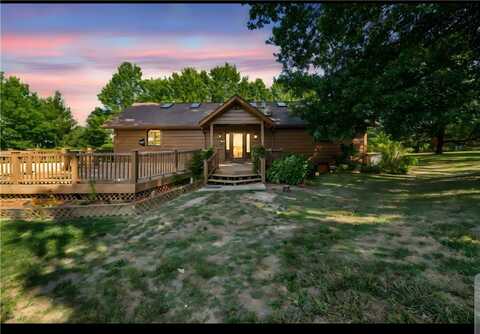 260 Jennie Dr, North Huntingdon, PA 15642