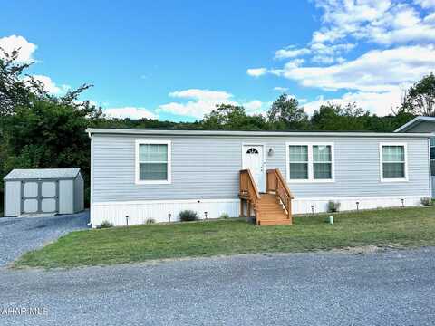 258 Poplar Street, New Paris, PA 15554