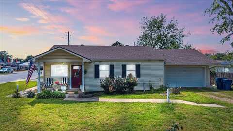 926 S Elm ST, Siloam Springs, AR 72761