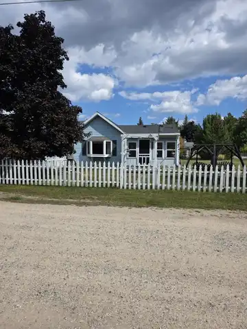 1970 Brown St, Saint Helen, MI 48656