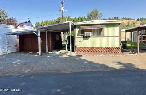 451 Pence Rd, Yakima, WA 98908