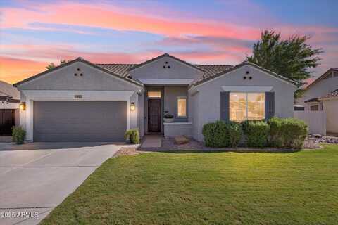 85 E BETSY Lane, Gilbert, AZ 85296