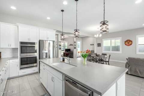 824 E MONTE Way, Phoenix, AZ 85042
