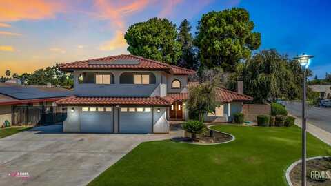 9400 Hemingway Place, Bakersfield, CA 93311