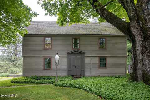 18 Goodrich St, Stockbridge, MA 01262