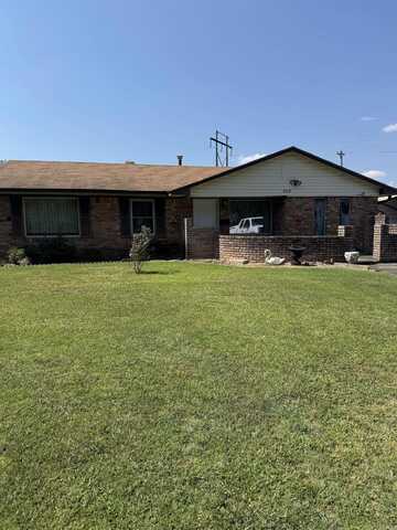 808 Barrow Drive, Pine Bluff, AR 71601