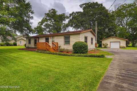 907 Church Street, Newport, NC 28570