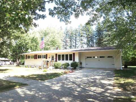 701 S Antler, Gladwin, MI 48624
