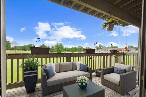 250 Cimarron Drive, Hiawatha, IA 52233