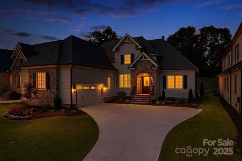 202 Chestnut Pond Lane, Simpsonville, SC 29681