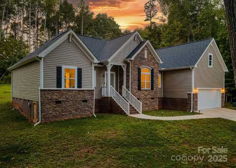 4903 Rio De Luna, Hickory, NC 28601