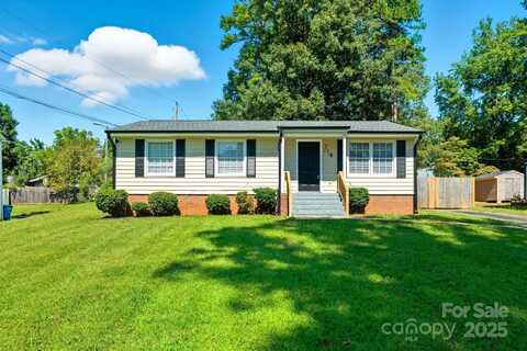 719 Lightspun Lane, Charlotte, NC 28216