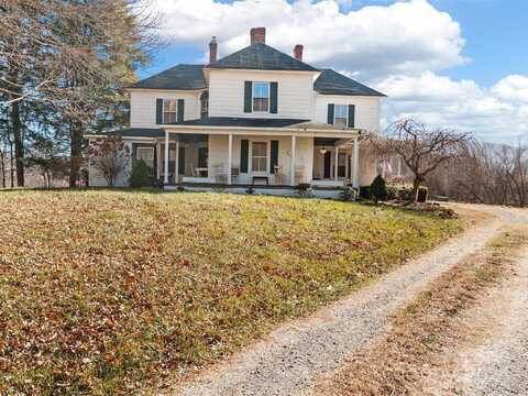 4912 Pigeon Road, Waynesville, NC 28786