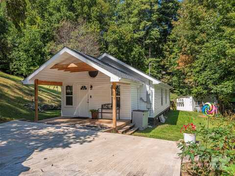 240 Little Cove Road, Waynesville, NC 28786