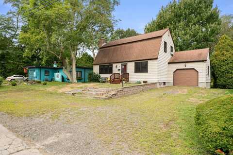 11 Glenwood Park South, New London, CT 06320