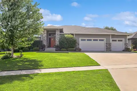 7910 NW 104th Court, Johnston, IA 50131