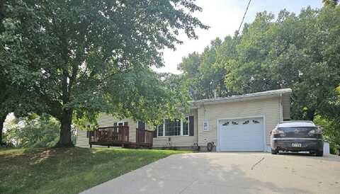 401 5th, Delhi, IA 52223