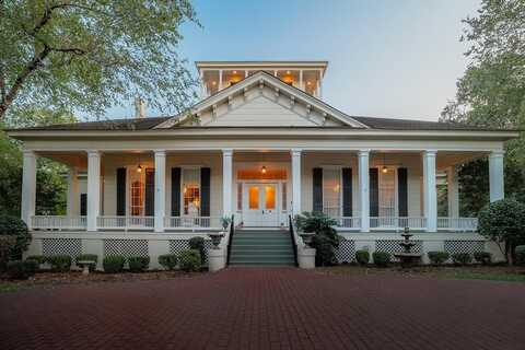 823 Barbour St, Eufaula, AL 36027