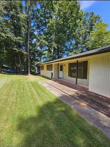 2912 Hickory Trail, Snellville, GA 30078