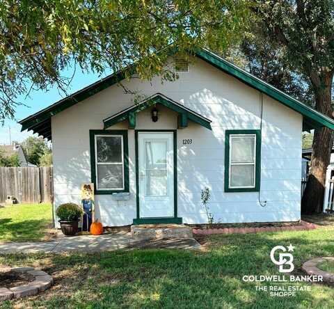 1203 N 8th Street, Garden City, KS 67846