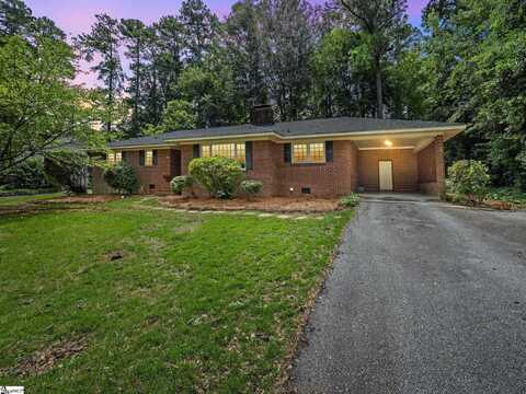 109 Pinetree Circle, Spartanburg, SC 29307