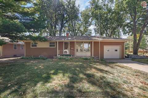 403 E 17th St, Grand Island, NE 68801