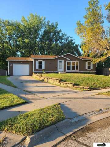 1140 SW 21st Court, Lincoln, NE 68522
