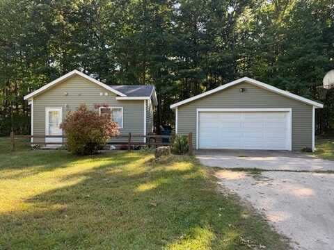 6101 Pear Avenue, Newaygo, MI 49337