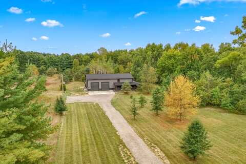 9921 Bankers Road, Quincy, MI 49082