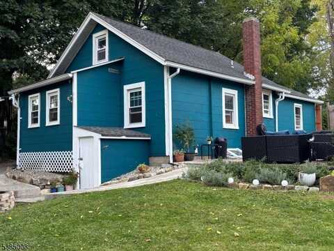 223 Washburn Ave, Washington, NJ 07882