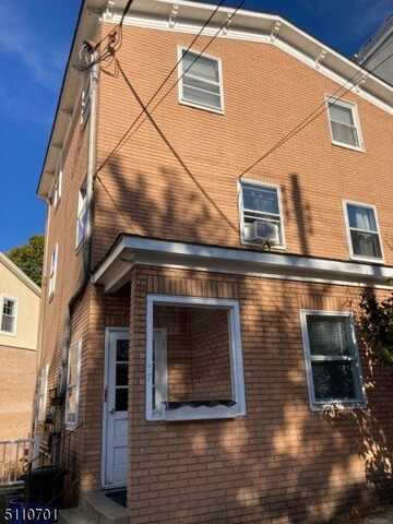 57 Main St, Stanhope, NJ 07874