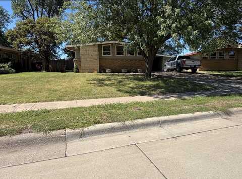 2107 Canal Blvd, Hays, KS 67601