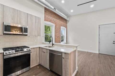 21 WEST 20TH ST, Bayonne, NJ 07002