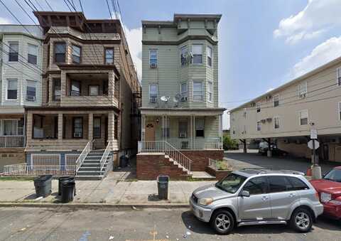 67 ANDREW ST, Bayonne, NJ 07002