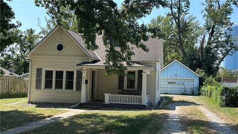 612 SE Miller Street, Lees Summit, MO 64063