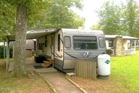 37 Beach Rd, Crossville, TN 38572